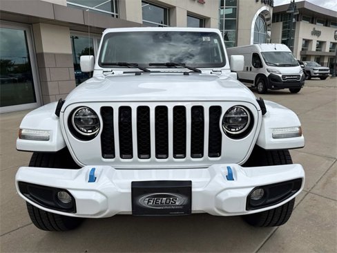 Used 2021 Jeep Wrangler Unlimited Sahara image 2