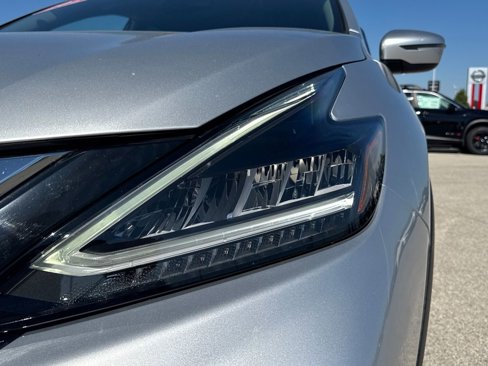 Used 2023 Nissan Murano SV image 10
