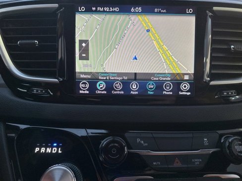 Used 2020 Chrysler Pacifica Touring-L w/ S Appearance Package image 17