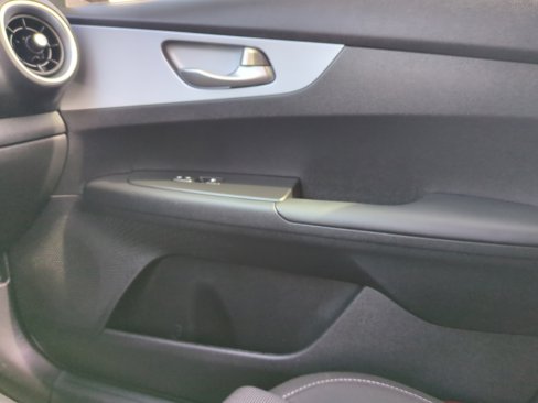 Used 2024 Kia Forte LXS w/ LXS Technology Package image 16