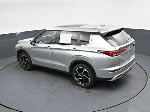 Used 2024 Mitsubishi Outlander SE image 24