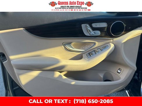 Used 2017 Mercedes-Benz C 300 4MATIC Sedan image 11
