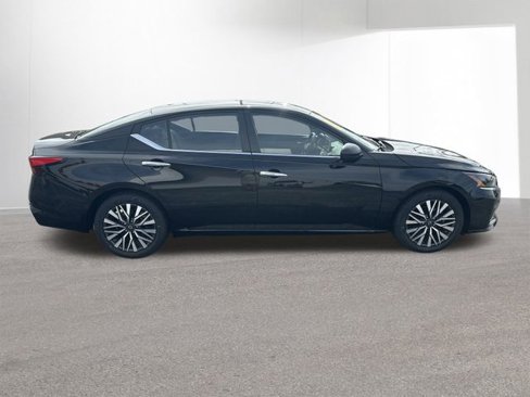 Certified 2024 Nissan Altima 2.5 SV image 33