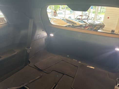 Used 2025 Cadillac XT6 Luxury image 14