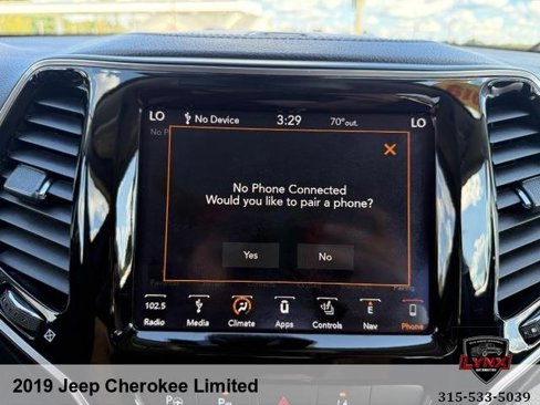 Used 2019 Jeep Cherokee Limited w/ Technology Group image 24