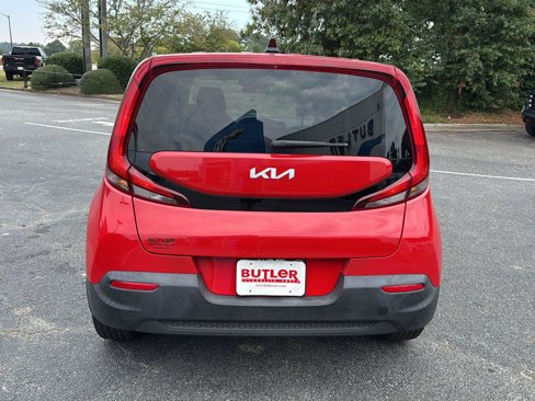 Used 2022 Kia Soul LX image 4
