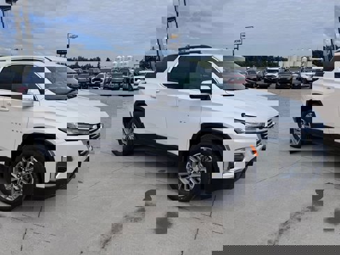 Used 2022 Chevrolet Traverse LT w/ LPO, Floor Liner Package image 2