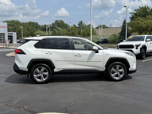 Used 2021 Toyota RAV4 XLE Premium image 9