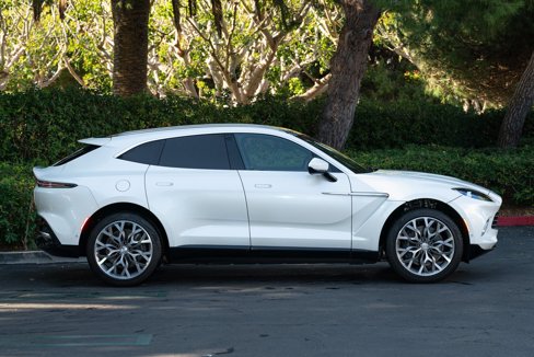 Used 2021 Aston Martin DBX image 26