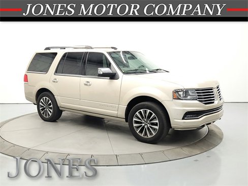 Used 2017 Lincoln Navigator Select image 1