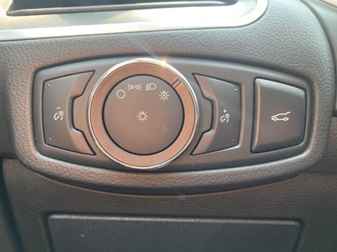 Used 2017 Ford Edge Titanium w/ Technology Package image 17