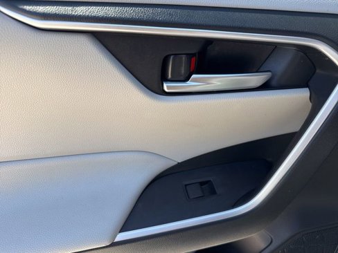 Used 2019 Toyota RAV4 XLE image 16