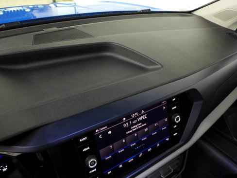 Used 2022 Volkswagen Taos SE w/ Panoramic Sunroof Package image 18