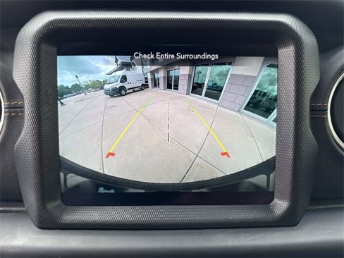Used 2021 Jeep Wrangler Unlimited Sahara image 28
