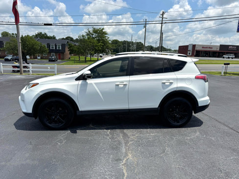 Used 2018 Toyota RAV4 XLE image 2