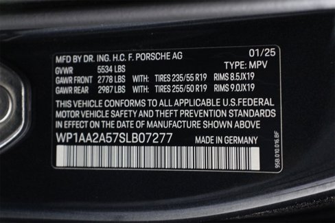 Used 2025 Porsche Macan image 19
