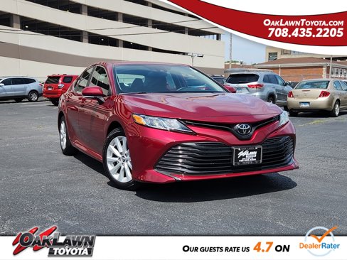 Used 2020 Toyota Camry LE image 1