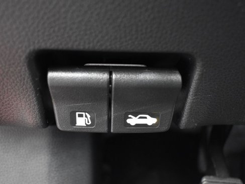 Used 2019 Nissan Rogue Sport S image 24