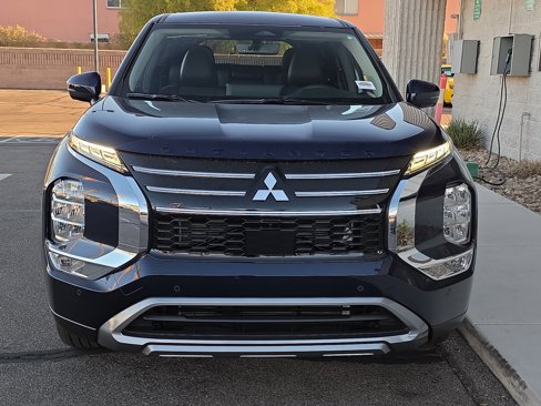 New 2025 Mitsubishi Outlander SE image 2