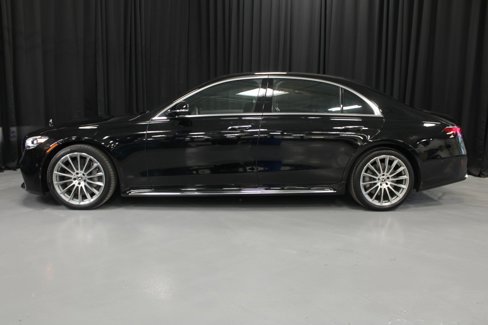 Used 2022 Mercedes-Benz S 580 4MATIC Sedan image 2