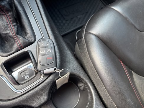 Used 2019 Jeep Cherokee Trailhawk w/ Comfort/Convenience Group image 25