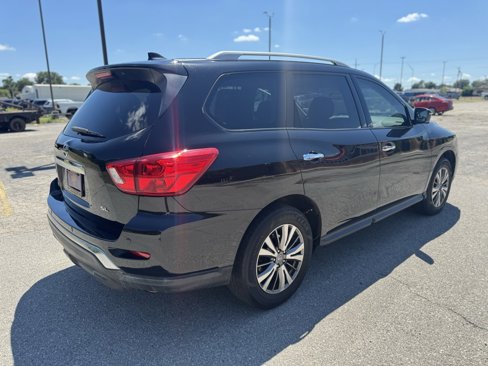 Used 2020 Nissan Pathfinder SL image 17