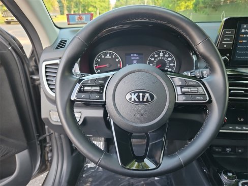 Certified 2021 Kia Seltos EX image 21