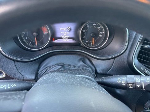 Used 2019 Jeep Cherokee Trailhawk image 6
