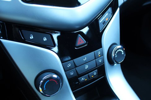 Used 2014 Chevrolet Cruze LT image 9
