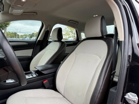 Used 2020 Ford Fusion SE w/ Equipment Group 151A image 14