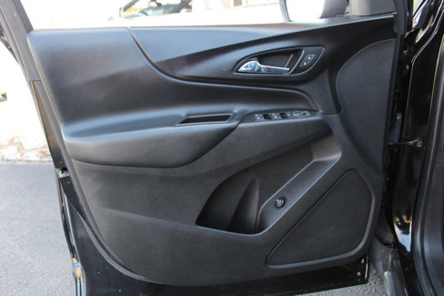 Used 2018 Chevrolet Equinox LT image 18