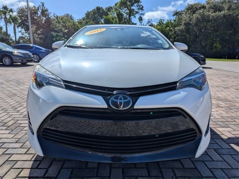 Used 2018 Toyota Corolla LE image 2
