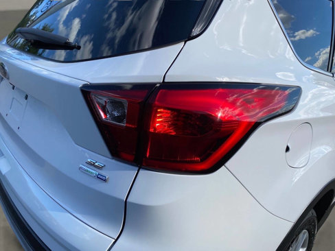 Used 2019 Ford Escape SE image 14
