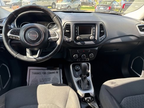 Used 2018 Jeep Compass Sport w/ Cold Weather Group image 11