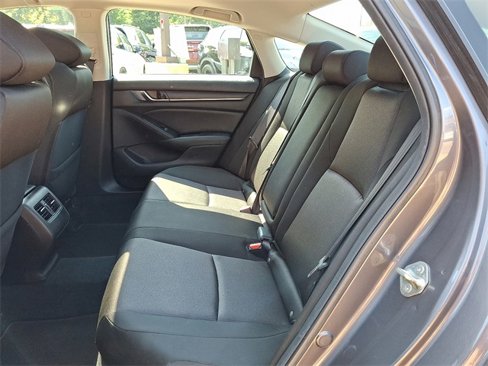 Used 2019 Honda Accord EX image 10