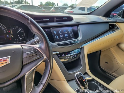 Used 2018 Cadillac XT5 AWD image 22