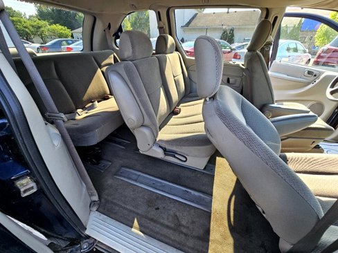 Used 2006 Chrysler Town & Country w/ Popular Equipment Group I image 18