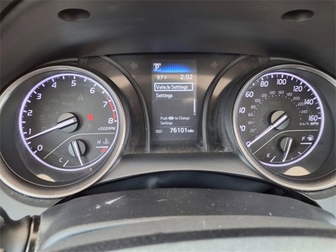 Used 2022 Toyota Camry SE image 20