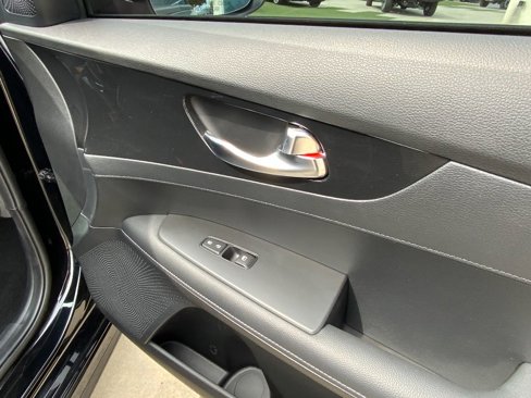 Used 2023 Kia Forte GT-Line image 23