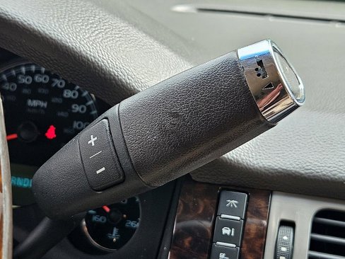 Used 2014 GMC Yukon XL Denali image 25