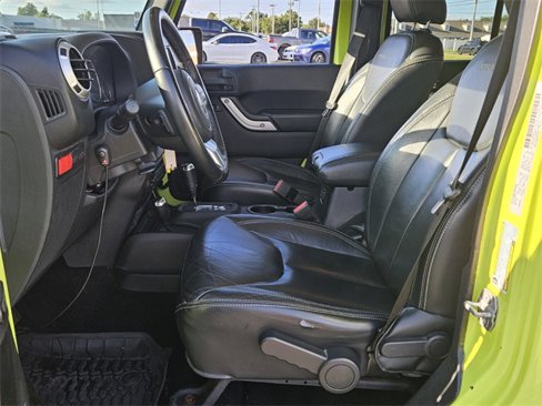 Used 2016 Jeep Wrangler Unlimited Rubicon image 12