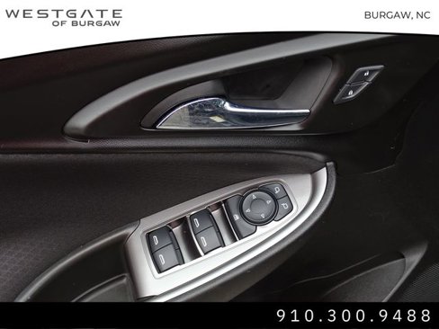 Used 2022 Chevrolet Malibu RS image 20