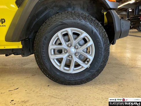 Used 2023 Jeep Wrangler Sport S image 9