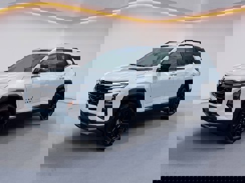 New 2026 Chevrolet Equinox LT w/ Midnight Edition image 3