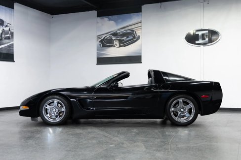Used 1999 Chevrolet Corvette Coupe w/ Roof Pkg image 12