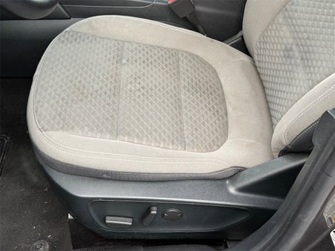 Used 2020 Ford Escape SE image 32