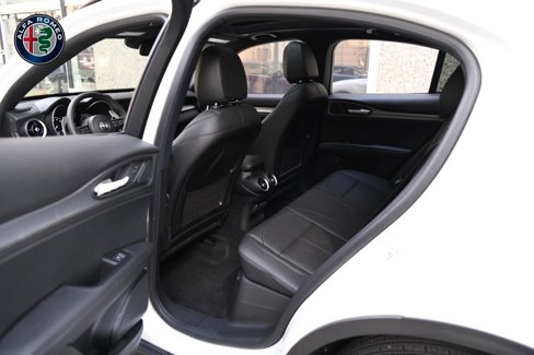 New 2025 Alfa Romeo Stelvio Sprint w/ Convenience Package image 10