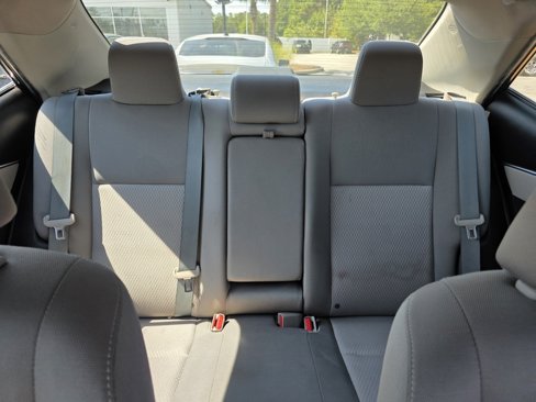 Used 2015 Toyota Corolla LE image 40