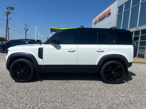 Used 2023 Land Rover Defender 110 X-Dynamic SE image 4