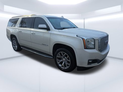 Used 2015 GMC Yukon XL SLT image 1